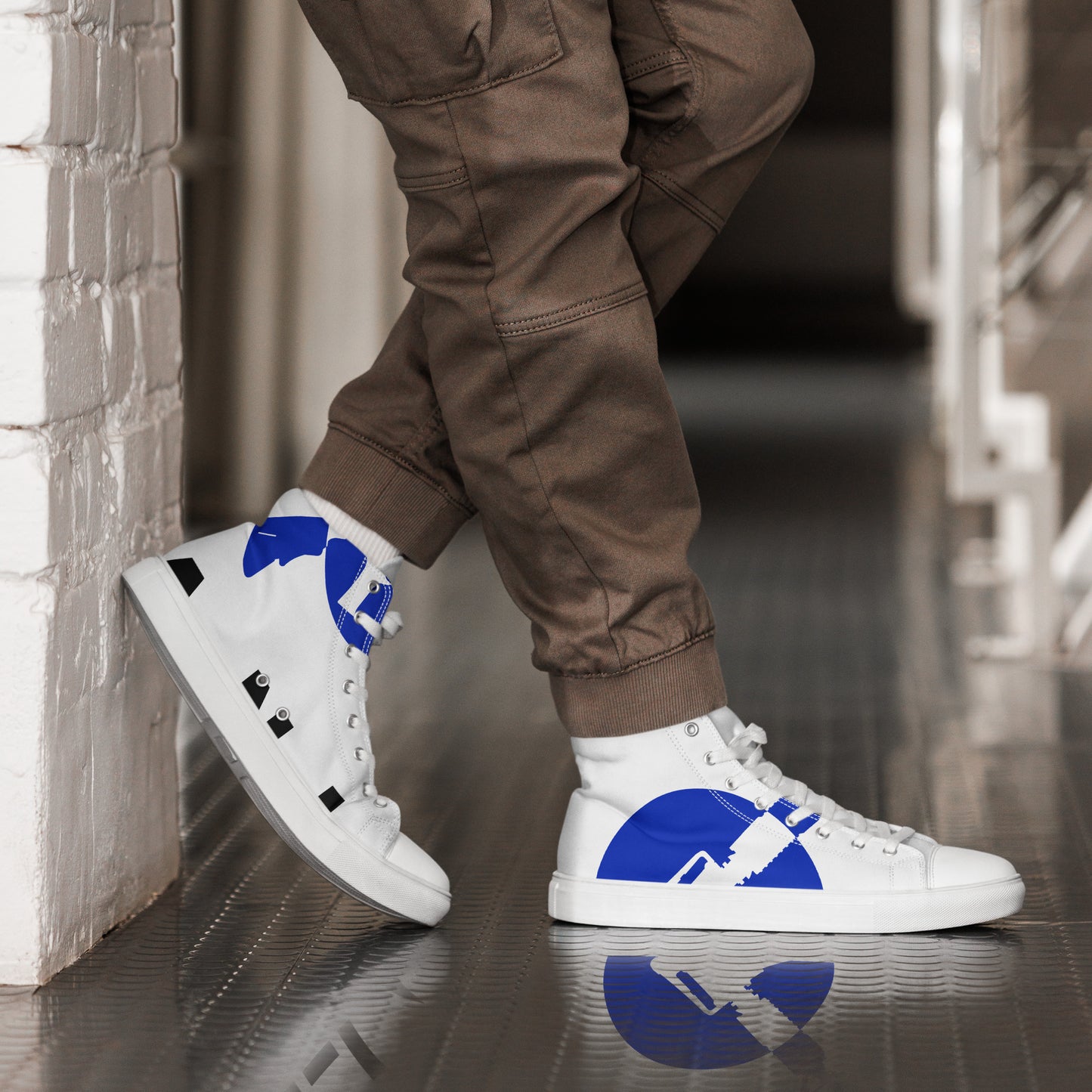 Men’s high top canvas shoes